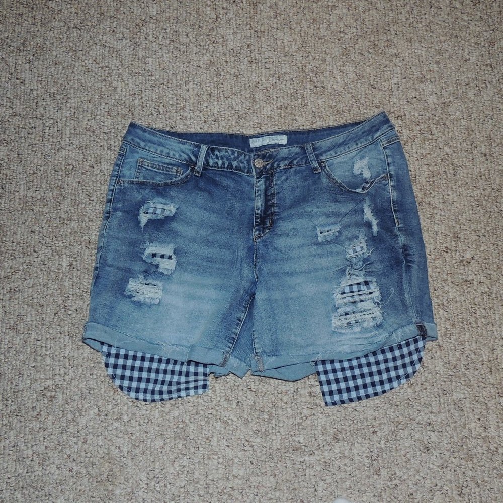 Cute denim shorts